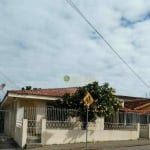 6 quartos, 3 vagas e amplo quintal no bairro Ipiranga - À venda em São José.