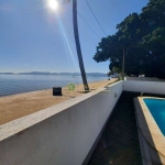 Alto padrão, frente Mar com piscina privativa e 3 suítes - À venda no bairro Jardim Atlântico em Florianópolis.