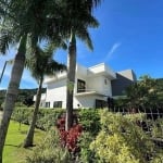 Casa em Condomínio fechado de alto padrão com 4 suítes à venda na Cachoeira do Bom Jesus - Florianópolis.