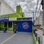 Casa comercial com 350m²  e 6 vagas à venda na Trindade.