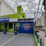 Casa comercial com 350m²  e 6 vagas à venda na Trindade.