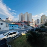 Localização privilegiada, 3 quartos e piscina à venda no Centro de Florianópolis.