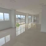 Andar/Sala comercial com vista mar e 2 vagas para locação no Centro de Florianópolis.