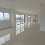 Andar/Sala comercial com vista mar e 2 vagas para locação no Centro de Florianópolis.