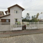 Casa com 4 suítes e 4 vagas à venda no bairro Carianos.