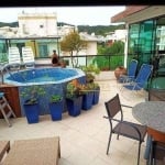 Duplex, terraço privativo com piscina, churrasqueira e 3 suítes à venda em Jurerê Internacional.