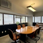 Sala comercial com 84m², vista livre, andar alto e 1 vaga de garagem.