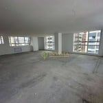 Locação no Centro de Florianópolis! Sala comercial com vista Mar e 3 vagas de garagem.