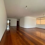 4 quartos com 210m² privativos e 2 vagas no Centro de Florianópolis.