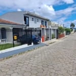 Exclusivo! Casa à venda no bairro Santa Mônica. 177m² de área construída, 4 quartos, churrasqueira e 2 vagas de garagem.