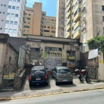 Galpão comercial para locação na rua Padre Roma, Centro de Florianópolis.