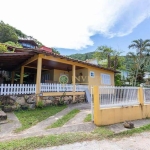 À venda na Praia da Solidão! área com churrasqueira, 2 quartos e 3 vagas de garagem.