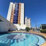 Frente Mar no bairro Estreito! Apartamento com 2 quartos, sacada com churrasqueira e 1 vaga de garagem.