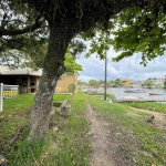 À venda no Canal da Barra da Lagoa! Casa com edicula, Kitnets para rentabilidade mensal, 670m², churrasqueira e 4 vagas de garagem.