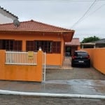 Casa com 115m² construídos, 3 quartos e 3 vagas de garagem - Â venda no bairro Rio Vermelho.