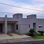 Linda casa, no condomínio haras são Luiz , tranquilo com um lindo bosque , lago e playground