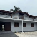 Sobrado Espaçoso com Vista da Serra do Mar e Amplo Quintal