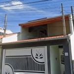 Casa para Venda em Indaiatuba-SP - 3 Quartos, 1 Suíte, 2 Salas, 3 Banheiros, 2 Vagas de Garagem - Bairro Jardim Valença