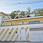 Casa Assobradada no Jardim França com 4 suítes, piscina e 7 vagas, próximo ao TriMais