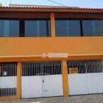 Vendo maravilhoso sobrado com 3 dormitórios, sendo 1 suíte, sala grande para 3 ambientes, cozinha grande, com copa, repleta de armários, churrasqueira