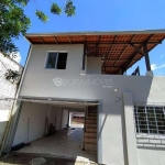 Casa Ampla com Suíte e Churrasqueira em Meia Praia: Ideal para Morar ou Investir