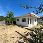 CASA COM DOIS QUARTOS EM AREIAS DO MEIO BEM CENTRALIZADA