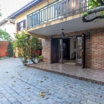 Sobrado para venda com 4 quartos, sendo 2 suítes, 205m²