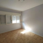 FLUENCE IMÓVEIS VENDE APARTAMENTO COM DOIS AMPLOS DORMITÓRIOS EM RUA CENTRAL DE BENTO GONÇALVES.