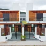 Linda casa de dois pavimentos com 3 suítes no Villa Pamplona - Rio Tavares - Florianópolis/SC