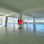 sala comercial para locação com 367 metros no Edifício Empresarial Hoepcke com 2 banheiros e 2 vagas de garagem