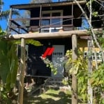 Casa a venda na beira da lagoa em Florianópolis.