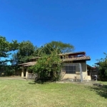 Casa 03 dormitórios, terreno amplo em meio a natureza do Rio Vermelho, Florianópolis, SC