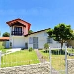 Casa com quatro dormitórios amplo terreno em Florianópolis