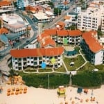 APARTAMENTO COM SAÍDA PARA PRAIA NO CENTRINHO DOS INGLESES.