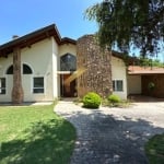 Casa térrea à venda em condomínio de alto padrão - Alphaville Campinas. Com suítes, piscina, espaço gourmet e garagem para vários carros