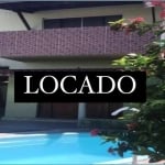 Casa com 3/4 sendo 1 suíte, piscina para alugar,  por R$ 1.800/mês - Arembepe - Camaçari/BA