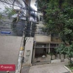 Ótimo apartamento com sala, 02 quartos, cozinha ligada à área de serviço, banheiro social e banheiro de serviço. silencioso e arejado.