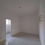 Apartamento com 1 dormitório para alugar, 18 m² por R$ 500/mês - Benfica - Rio de Janeiro/RJ