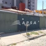 PONTO COMERCIAL LOCALIZADO NA JATIUCA - COMPOSTO POR 04 QUARTOS SENDO 02 SUITES, 02 BANHEIROS, 02 SA