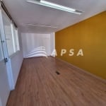 SALA COMERCIAL NO CENTRO. LOCALIZADA NO CORAÇÃO DA CIDADE, NA RENOMADA RUA DA LAPA, ESTA SALA COMERC