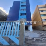 OPORTUNIDADE NA PITUBA. APARTAMENTO COM 68 M² MOBILIADO E PRÓXIMO A PRAIA. POSSUÍ 1 QUARTO COM ARMÁR