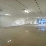 SALA COMERCIAL NO COMERCIO. COMPOSTA POR 48 M², CLIMATIZADA E COM BANHEIRO PRIVATIVO. EXCELENTE PARA