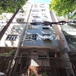 APARTAMENTO EM RUA TRANQUILA E PRÓXIMO AO METRO. 94M², SALA AMPLA COM CORTINA NOVA, DOIS QUARTOS COM