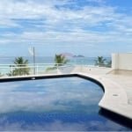 COBERTURA DUPLÉX FRENTE MAR NA PRAIA DA ENSEADA NO GUARUJÁ COM VISTA PANORÂMICA DA PRAIA.