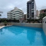 Apartamento de  3 dormitórios, 1 suíte, piscina, alguns passos da praia da Enseada, no Guarujá.