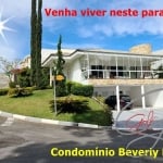 LINDISSIMA CASA C/ 424m², 5 SUÍTES (2 C/ CLOSET) NO CONDOMÍNIO BEVERLY HILLS EM JANDIRA-SP,  DIVISA COM BARUERI, SALA C/ 100M², E GARAGEM P/ 6 CARROS.