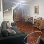 Imperdível oportunidade: Casa à venda em Osasco-SP, Vila Yara! 3 quartos, 1 suíte, 2 salas, 3 banheiros, 2 vagas, 200m².