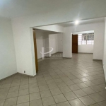 Sobrado Comercial/Residencial 170m de área total-3 quartos-3 salas-2 banheiros-2 vagas
