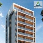 Cobertura triplex 3 suítes, sala com lavabo e varanda gourmet, cozinha integrada, área separada, 2 vagas, 2 elevadores. Frente para a praça . Centro.