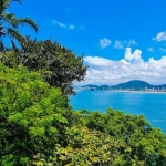 Casa a venda no Condomínio Península na praia da Enseada em Guarujá, vista mar.